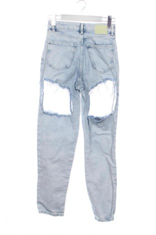 Blugi de femei Bershka, Mărime XS, Culoare Albastru, Preț 78,20 Lei