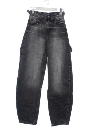 Blugi de femei Bershka, Mărime XS, Culoare Gri, Preț 78,20 Lei