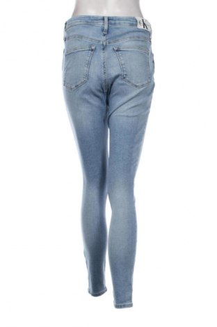 Дамски дънки Calvin Klein Jeans, Размер L, Цвят Син, Цена 35,27 €