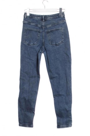 Damskie jeansy Cropp, Rozmiar XS, Kolor Niebieski, Cena 112,04 zł