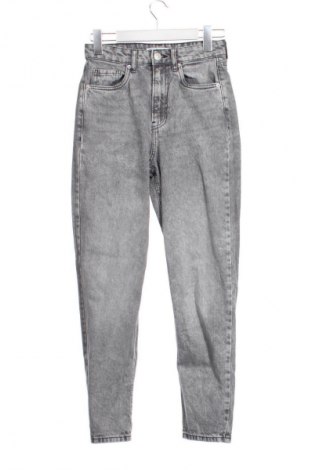 Дамски дънки Cropp, Размер XS, Цвят Сив, Цена 21,00 €