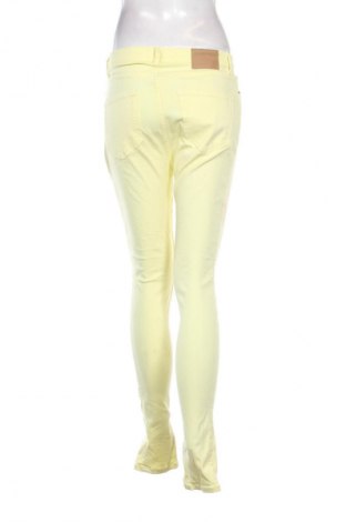 Дамски дънки French Connection, Размер M, Цвят Жълт, Цена 32,03 €