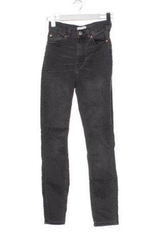 Damskie jeansy H&M, Rozmiar XS, Kolor Szary, Cena 79,40 zł