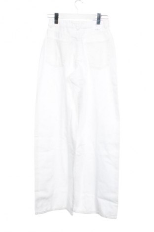 Damskie jeansy Pull&Bear, Rozmiar XS, Kolor Biały, Cena 123,99 zł