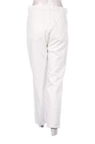 Дамски дънки Pull&Bear, Размер M, Цвят Бял, Цена 15,00 €