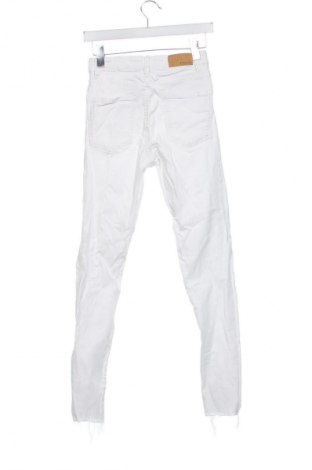 Női farmernadrág Stradivarius, Méret S, Szín Fehér, Ár 6 198 Ft