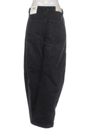 Dámske džínsy  Stradivarius, Veľkosť L, Farba Čierna, Cena  27,95 €