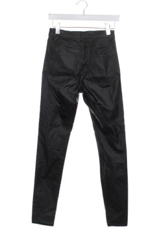 Дамски дънки Stradivarius, Размер S, Цвят Черен, Цена 15,00 €