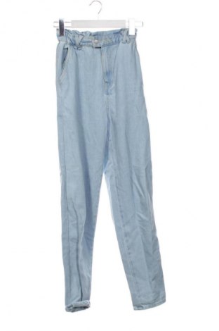 Дамски дънки Stradivarius, Размер XS, Цвят Син, Цена 15,00 €