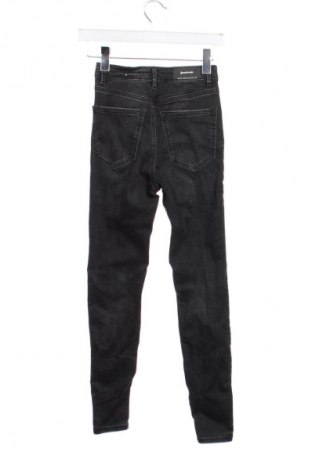 Дамски дънки Stradivarius, Размер XXS, Цвят Черен, Цена 15,00 €
