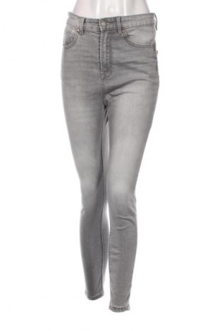 Blugi de femei Stradivarius, Mărime M, Culoare Gri, Preț 60,99 Lei