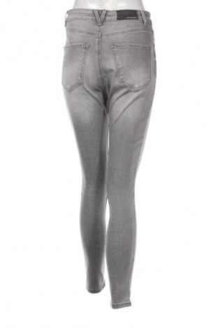 Blugi de femei Stradivarius, Mărime M, Culoare Gri, Preț 60,99 Lei