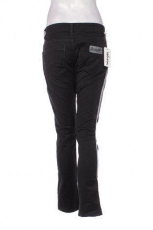 Dámske džínsy  Wrangler, Veľkosť M, Farba Viacfarebná, Cena  88,00 €