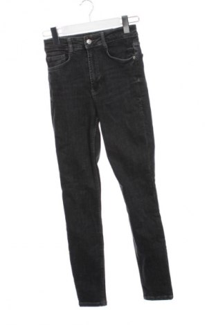 Дамски дънки Zara, Размер S, Цвят Черен, Цена 37,40 €