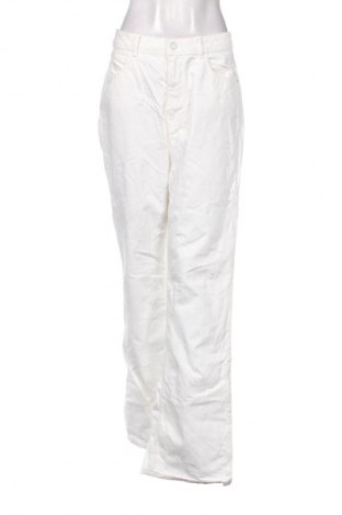 Дамски дънки Zara, Размер L, Цвят Екрю, Цена 13,29 €