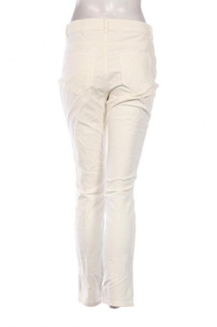 Дамски джинси C&A, Размер L, Цвят Бял, Цена 6,13 €