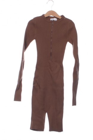 Kurzer Damenoverall Bershka, Größe XS, Farbe Braun, Preis 20,00 €