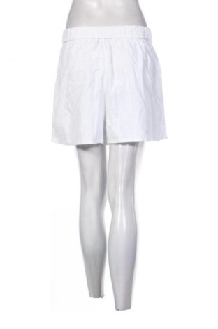 Γυναικείο κοντό παντελόνι ASOS, Μέγεθος S, Χρώμα Λευκό, Τιμή 17,00 €