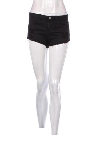 Γυναικείο κοντό παντελόνι Bershka, Μέγεθος S, Χρώμα Μαύρο, Τιμή 10,00 €