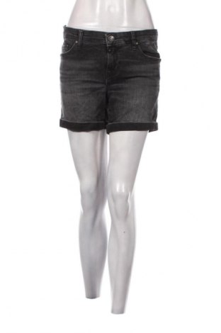 Női rövidnadrág C.O.J., Méret M, Szín Fekete, Ár 3 179 Ft