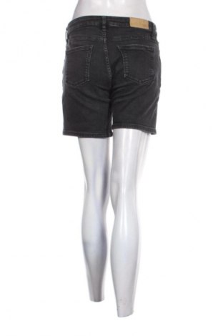 Дамски къс панталон Edc By Esprit, Размер M, Цвят Черен, Цена 17,46 €