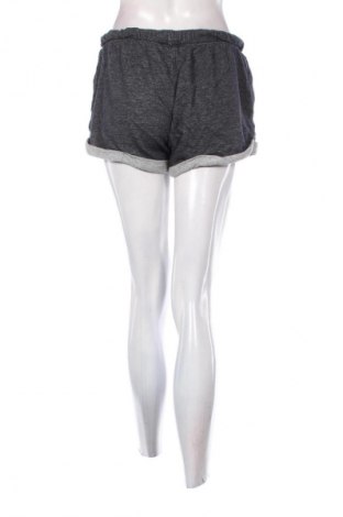 Γυναικείο κοντό παντελόνι H&M Divided, Μέγεθος S, Χρώμα Μαύρο, Τιμή 9,71 €