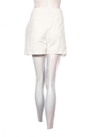 Дамски къс панталон Millie Makintosh, Размер XL, Цвят Бял, Цена 32,21 €