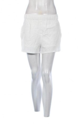 Γυναικείο κοντό παντελόνι SHEIN, Μέγεθος M, Χρώμα Λευκό, Τιμή 7,37 €