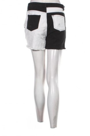 Damskie szorty SHEIN, Rozmiar M, Kolor Kolorowy, Cena 31,99 zł