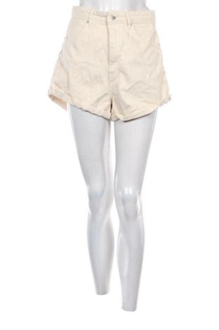 Дамски къс панталон Stradivarius, Размер M, Цвят Екрю, Цена 9,70 €