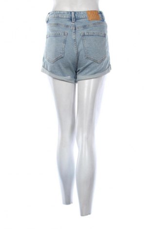 Γυναικείο κοντό παντελόνι Stradivarius, Μέγεθος S, Χρώμα Μπλέ, Τιμή 11,00 €