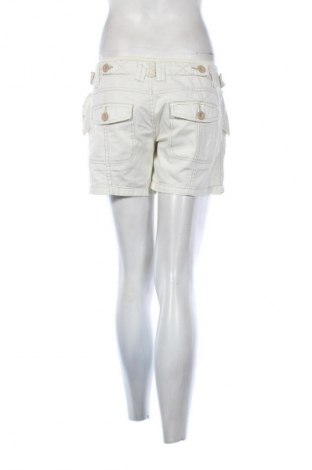 Γυναικείο κοντό παντελόνι Unbranded, Μέγεθος M, Χρώμα Εκρού, Τιμή 10,00 €