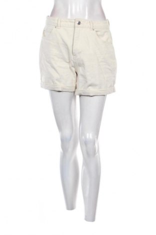 Дамски къс панталон Vero Moda, Размер M, Цвят Бял, Цена 10,00 €