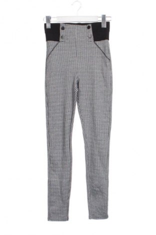 Dámské legíny  Stradivarius, Velikost XS, Barva Vícebarevné, Cena  139,00 Kč