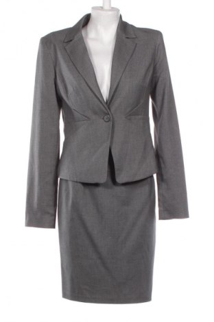 Дамски костюм Orsay, Размер M, Цвят Сив, Цена 45,00 €
