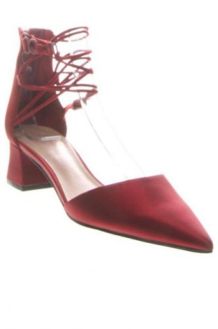 Obuwie damskie Charles & Keith, Rozmiar 38, Kolor Czerwony, Cena 217,99 zł