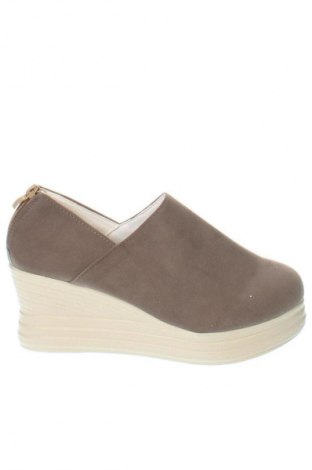 Încălțăminte de damă Unbranded, Mărime 40, Culoare Bej, Preț 136,00 Lei