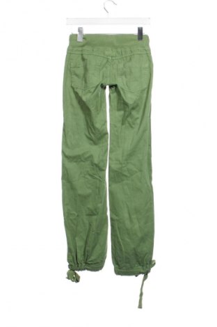 Дамски панталон Bershka, Размер XS, Цвят Зелен, Цена 15,00 €