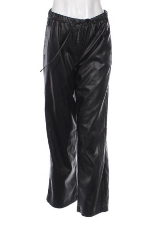 Damskie spodnie Bershka, Rozmiar S, Kolor Czarny, Cena 80,38 zł