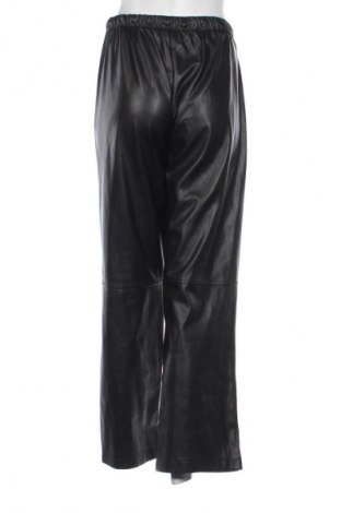 Damskie spodnie Bershka, Rozmiar S, Kolor Czarny, Cena 80,38 zł