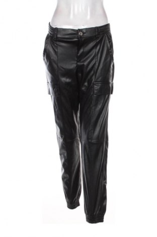 Дамски панталон Bershka, Размер S, Цвят Черен, Цена 27,68 €