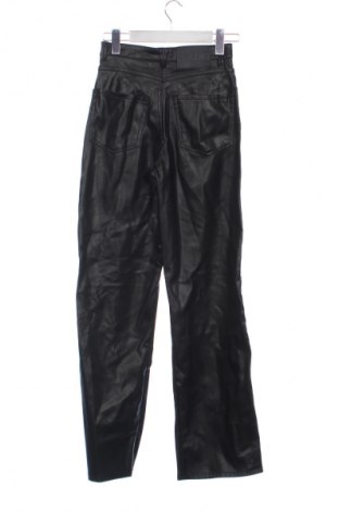 Damskie spodnie Bershka, Rozmiar XXS, Kolor Czarny, Cena 41,99 zł