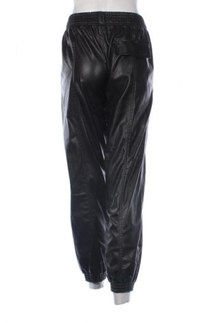 Damenhose Bershka, Größe S, Farbe Schwarz, Preis € 13,99