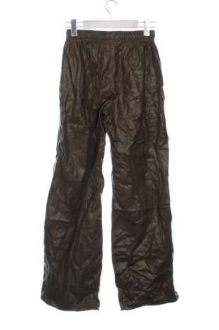 Damskie spodnie Bershka, Rozmiar XS, Kolor Zielony, Cena 25,99 zł