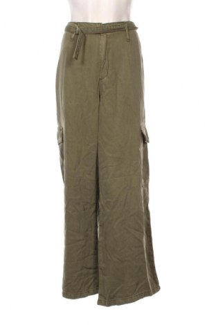 Дамски панталон Levi's, Размер XL, Цвят Зелен, Цена 73,11 €