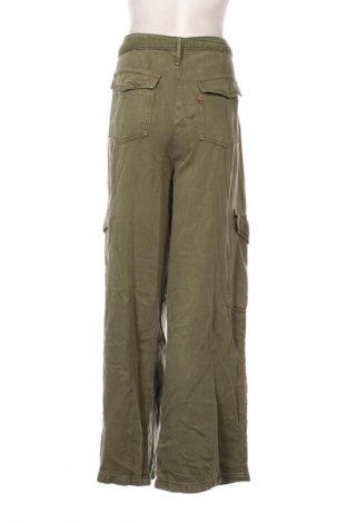 Дамски панталон Levi's, Размер XL, Цвят Зелен, Цена 73,11 €