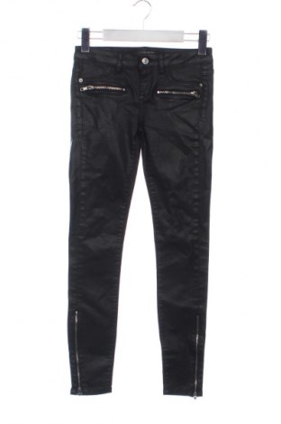 Γυναικείο παντελόνι Perfect Jeans By Gina Tricot, Μέγεθος XS, Χρώμα Μαύρο, Τιμή 14,00 €