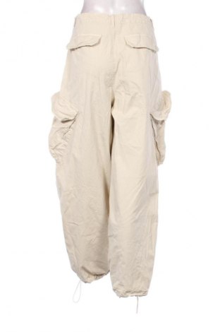 Női nadrág Stradivarius, Méret M, Szín Ekrü
, Ár 6 103 Ft