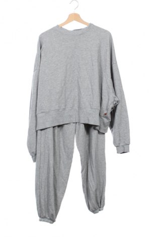 Дамски спортен екип Muuv, Размер L, Цвят Сив, Цена 32,00 €