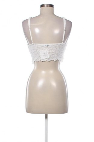 Дамски топ Bershka, Размер M, Цвят Бял, Цена 11,75 €